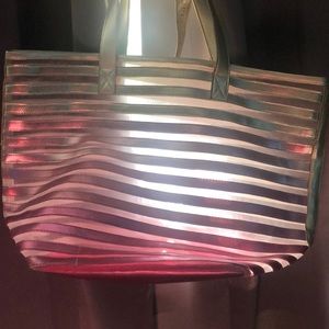 VS tote clear